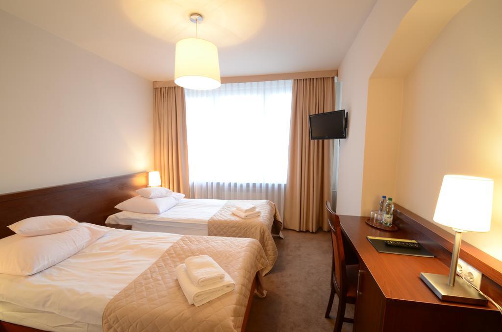 Hotel Pzmot Lublin Habitación foto