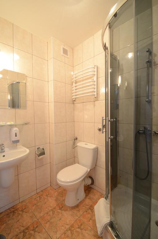 Hotel Pzmot Lublin Habitación foto